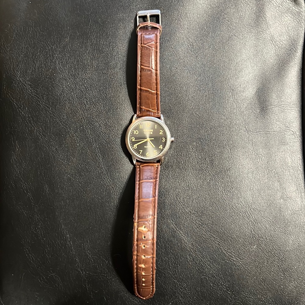 Brown women’s watch cruise club K